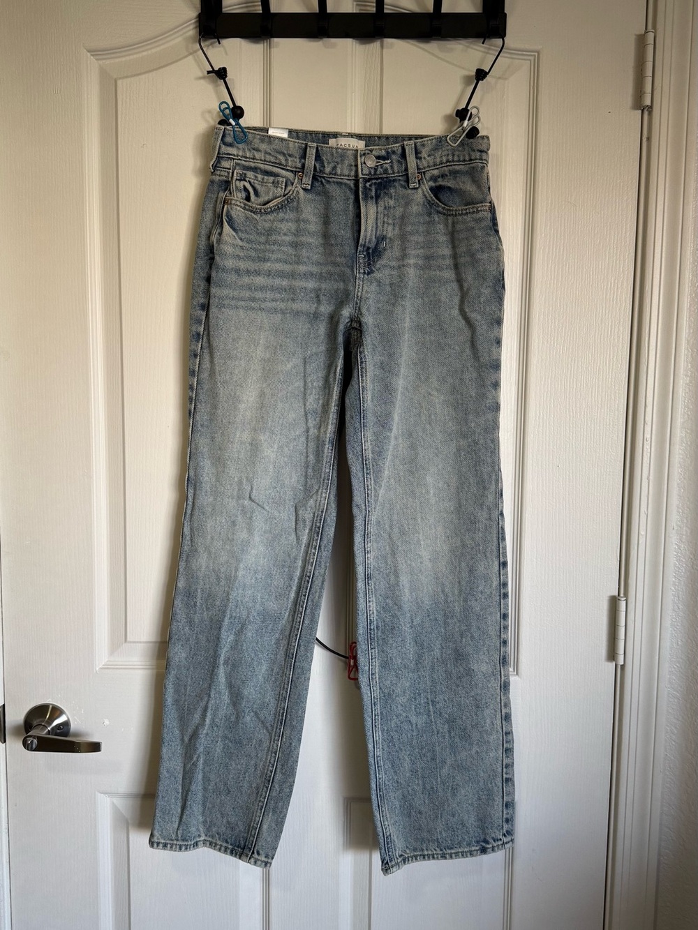 PacSun Women's Straight-Leg Jeans in Faded Light Blue